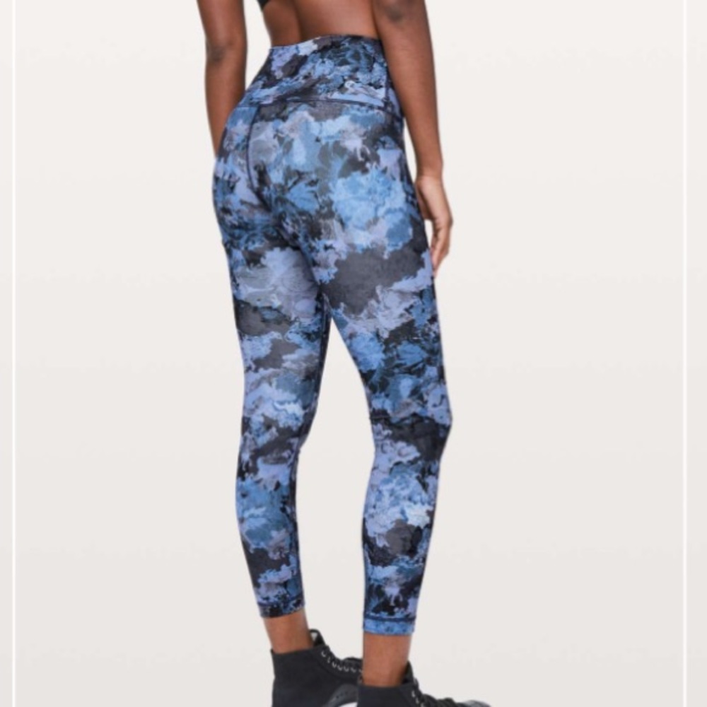 Lululemon Wunder Under Hi-Rise 7/8 Tight *25"
Screen Camo Multi